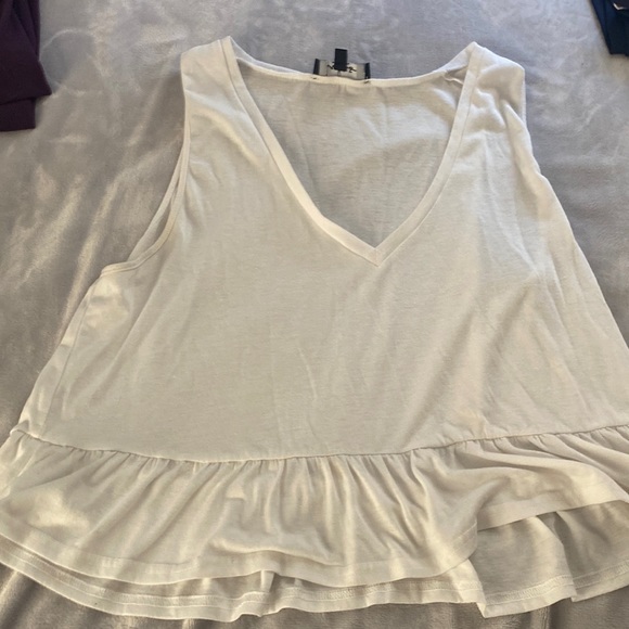 PEPLUM WHITE TOP - Picture 1 of 3